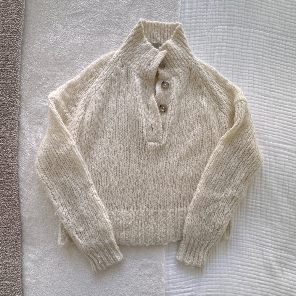 Everlane Lofty-Knit Henley in Snow